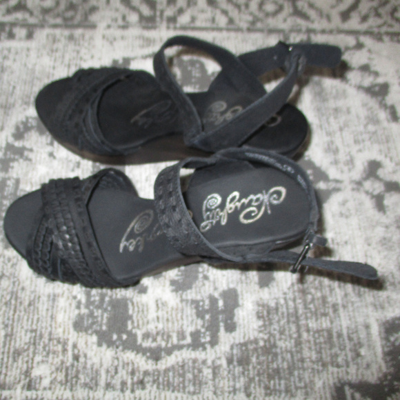 Naughty Monkey Black Sandals - Picture 2 of 5